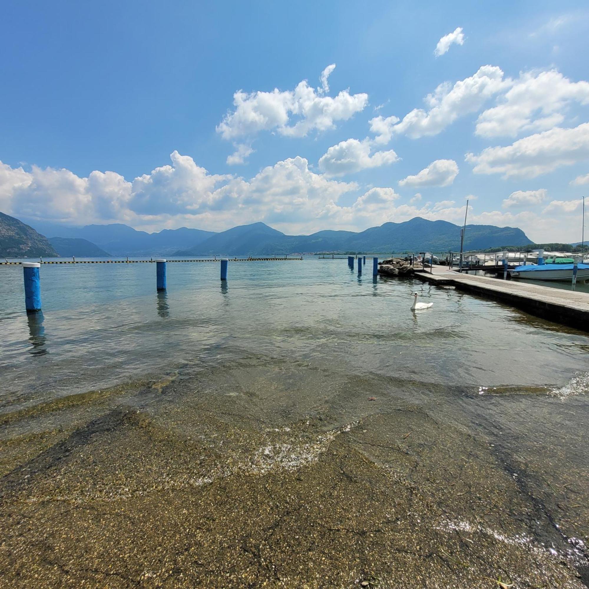 Light On Lake Iseo Clusane Dış mekan fotoğraf